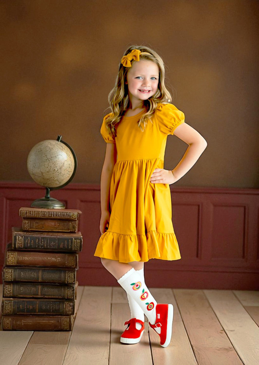 files/Brown_Globe_Room_Gold_Dress_ba446f33-764d-4e41-b9d4-1685e4448784.jpg